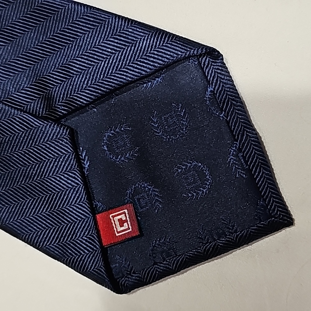 Chaps Men's Navy Blue Necktie ๐ - Picture 2 of 7